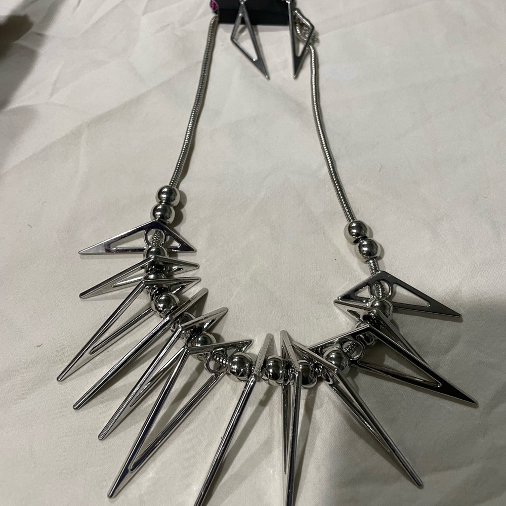 Jewelry - Picture 2 of 14